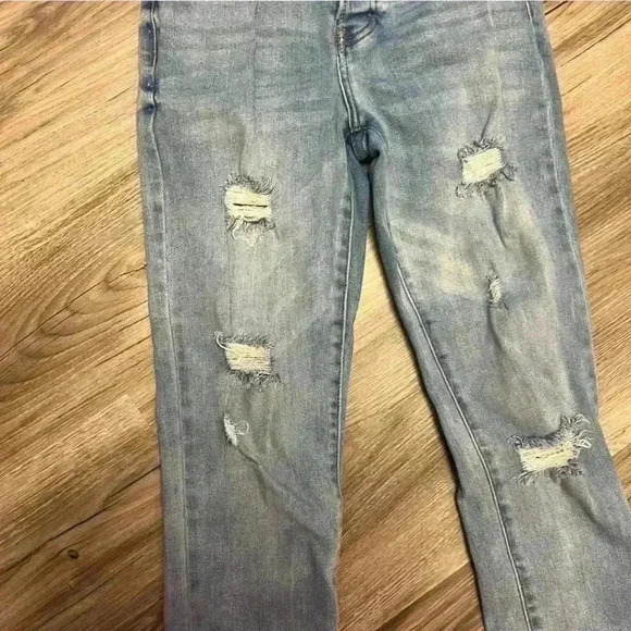 Forever 21 Distressed Jeans Size 25 - Picture 2 of 6